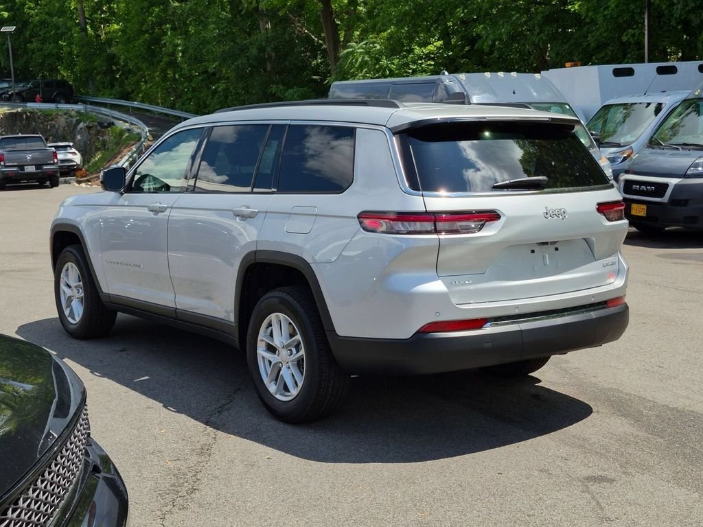 New 2026 Silver Zynith Exterior Paint Jeep Laredo X image 5