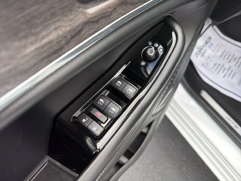 Used 2021 White Jeep Overland image 11