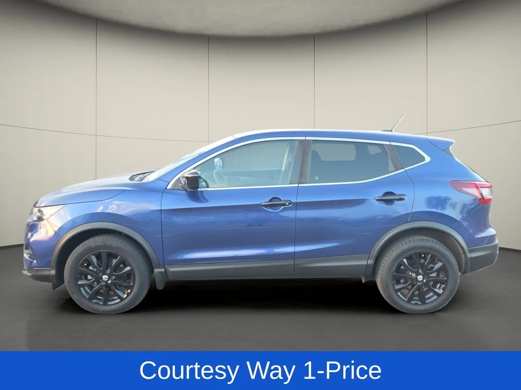 Used 2021 Blue Nissan S image 5