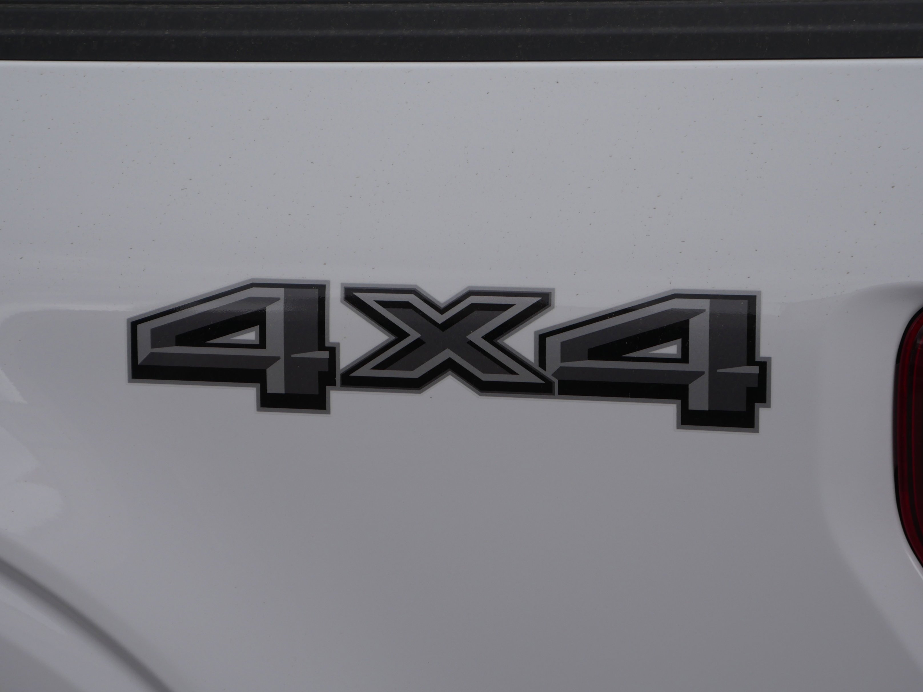 New 2026 Oxford White Ford XLT image 18