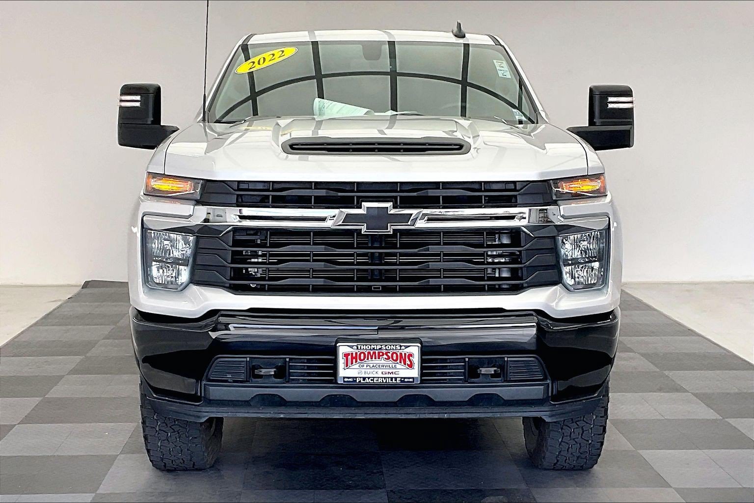 Used 2022 SILVER ICE METALLIC Chevrolet Custom image 2