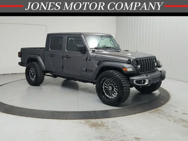 Pre-Owned 2023 Jeep Gladiator Sport