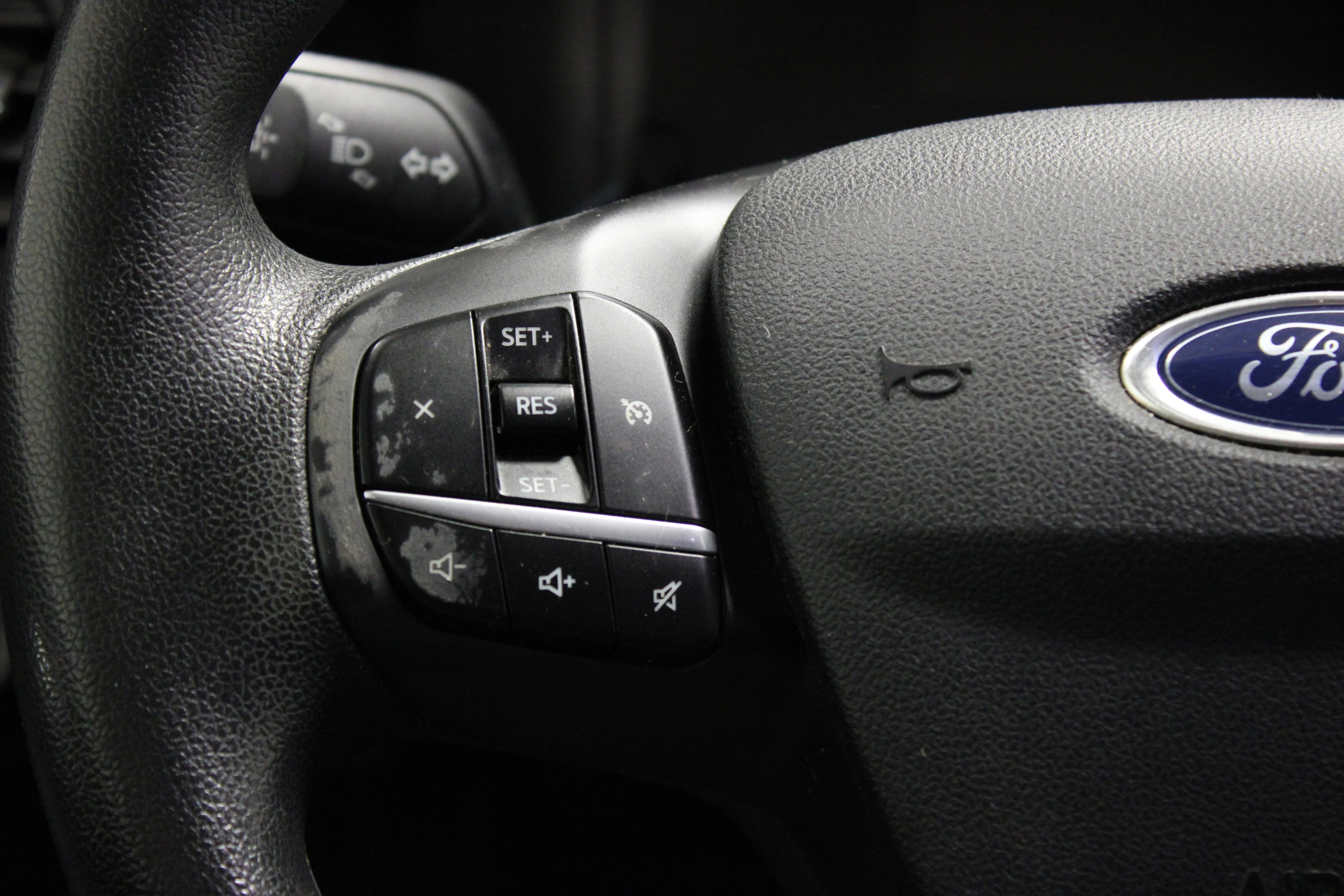 Used 2021 Agate Black Metallic Ford SE image 21