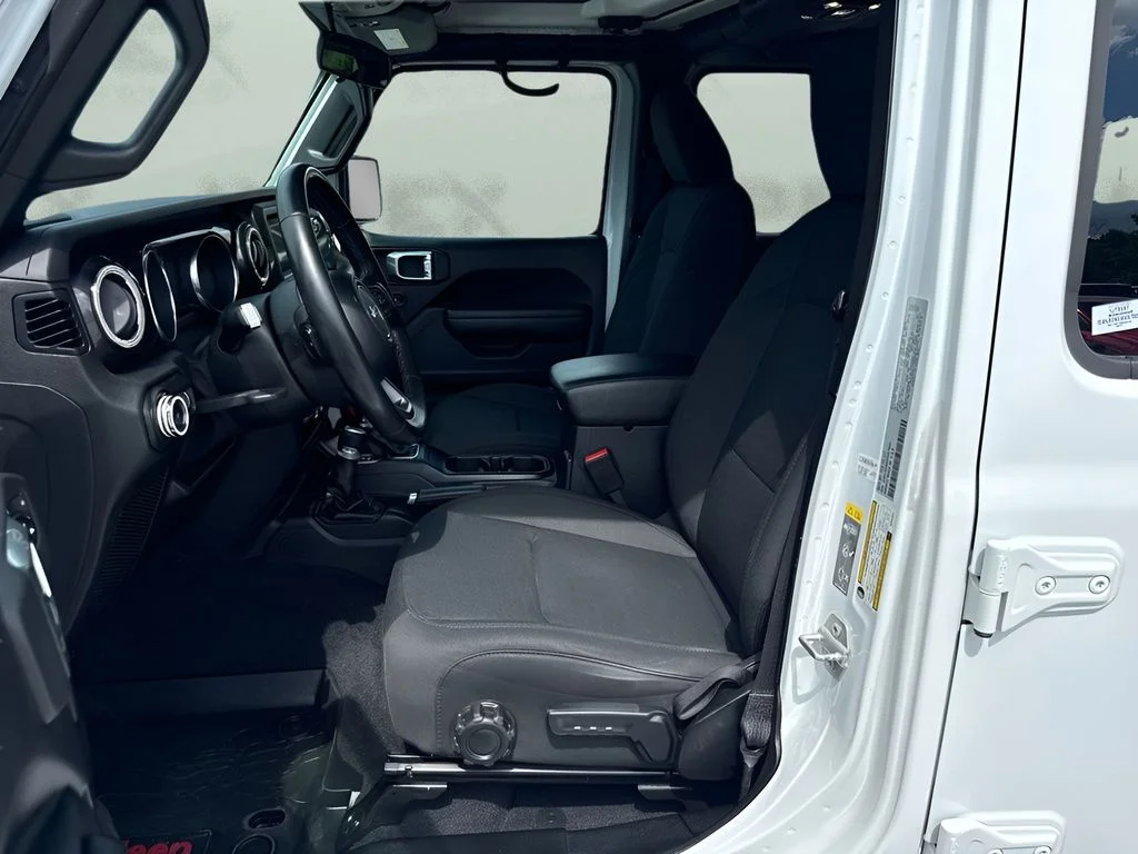 Used 2021 White Jeep Unlimited Sport Altitude image 9