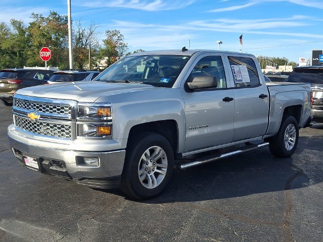Used 2014 SILVER ICE METALLIC Chevrolet LT image 4