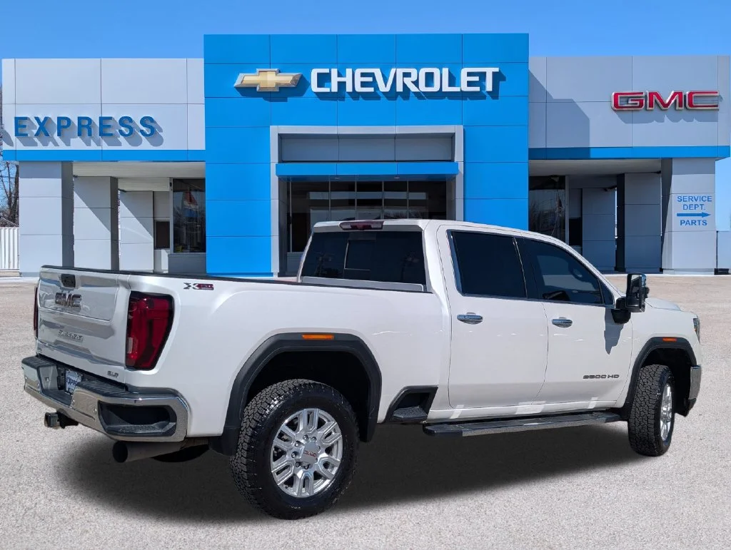 Used 2023 White GMC SLT image 3