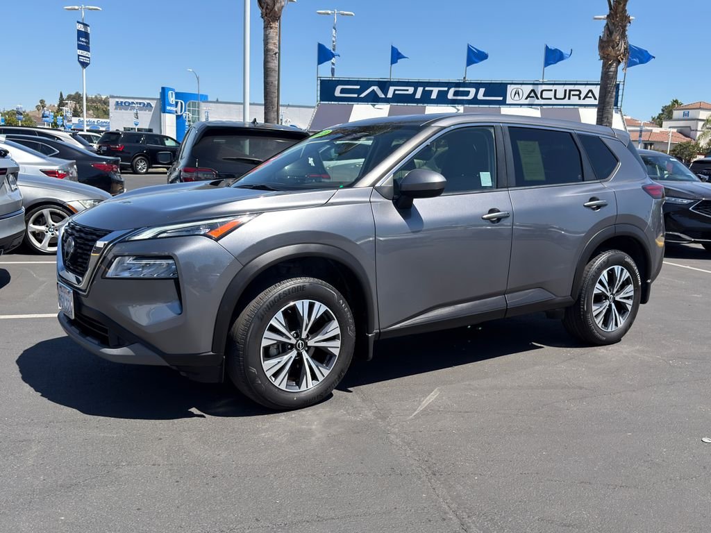 Used 2023 Gray Nissan SV image 4