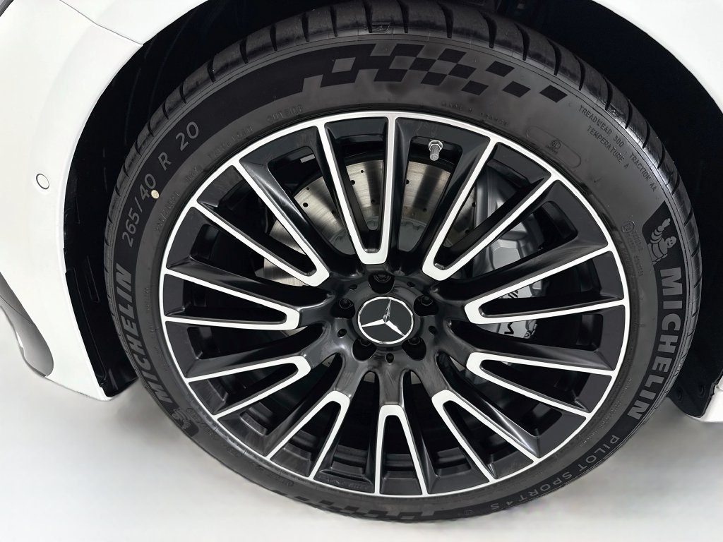 New 2027 MANUFAKTUR Moonlight White Magno Mercedes-Benz E 53 AMG® image 30