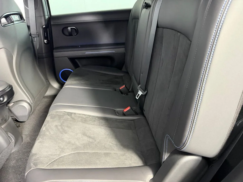 Used 2025 Gray Hyundai Base image 21