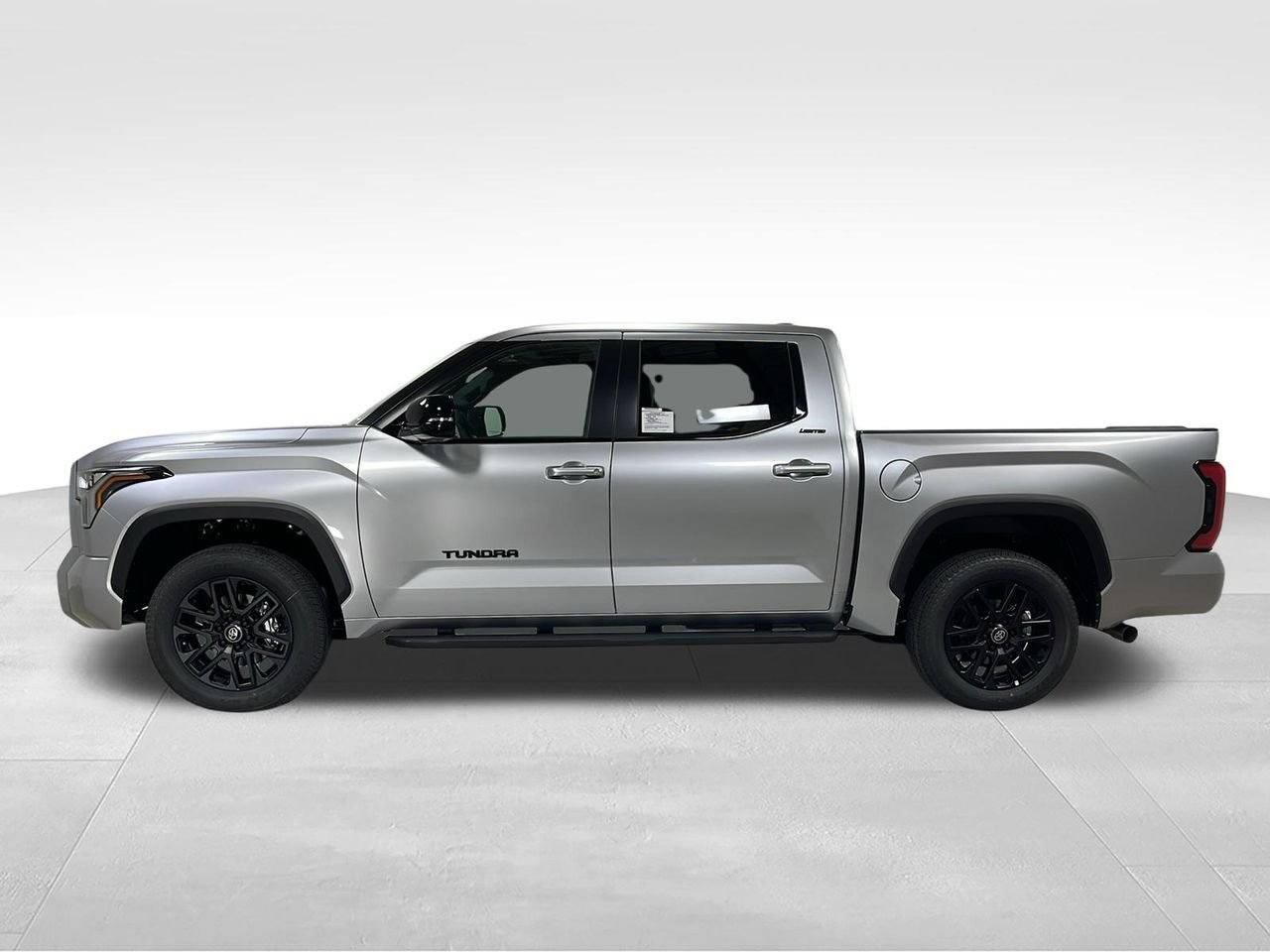 2026 Toyota Tundra Limited - Photo 8