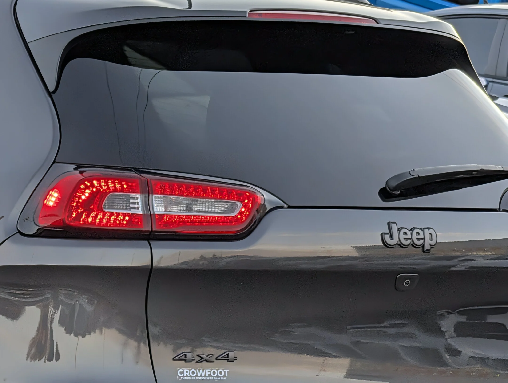 Used 2017 Grey Jeep Trailhawk - Leather - Uconnect 8.4 Touchscree - 4WD 4dr Trailhawk image 11