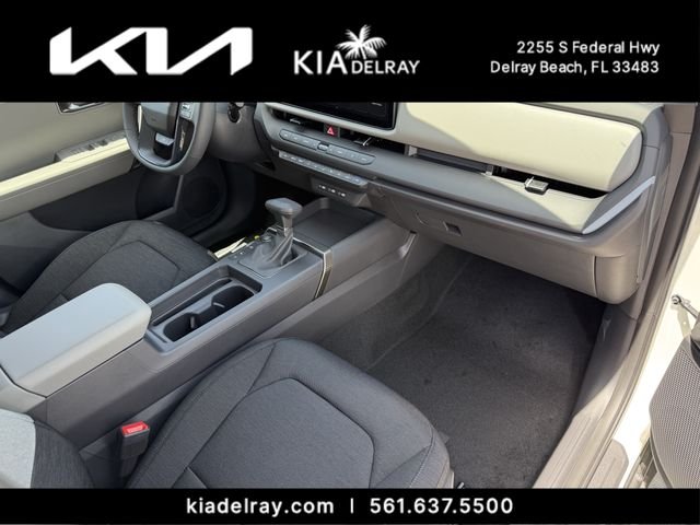 New 2027 Snow White Pearl Kia LX image 9