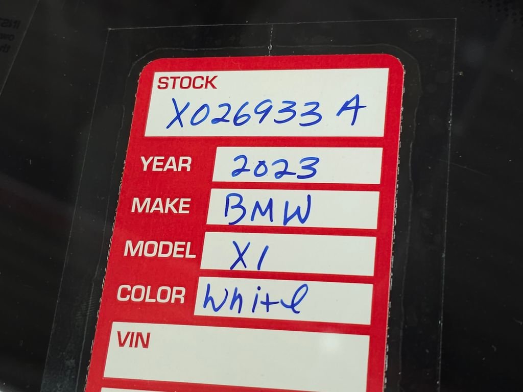 Used 2023 White Metallic BMW xDrive28i image 37