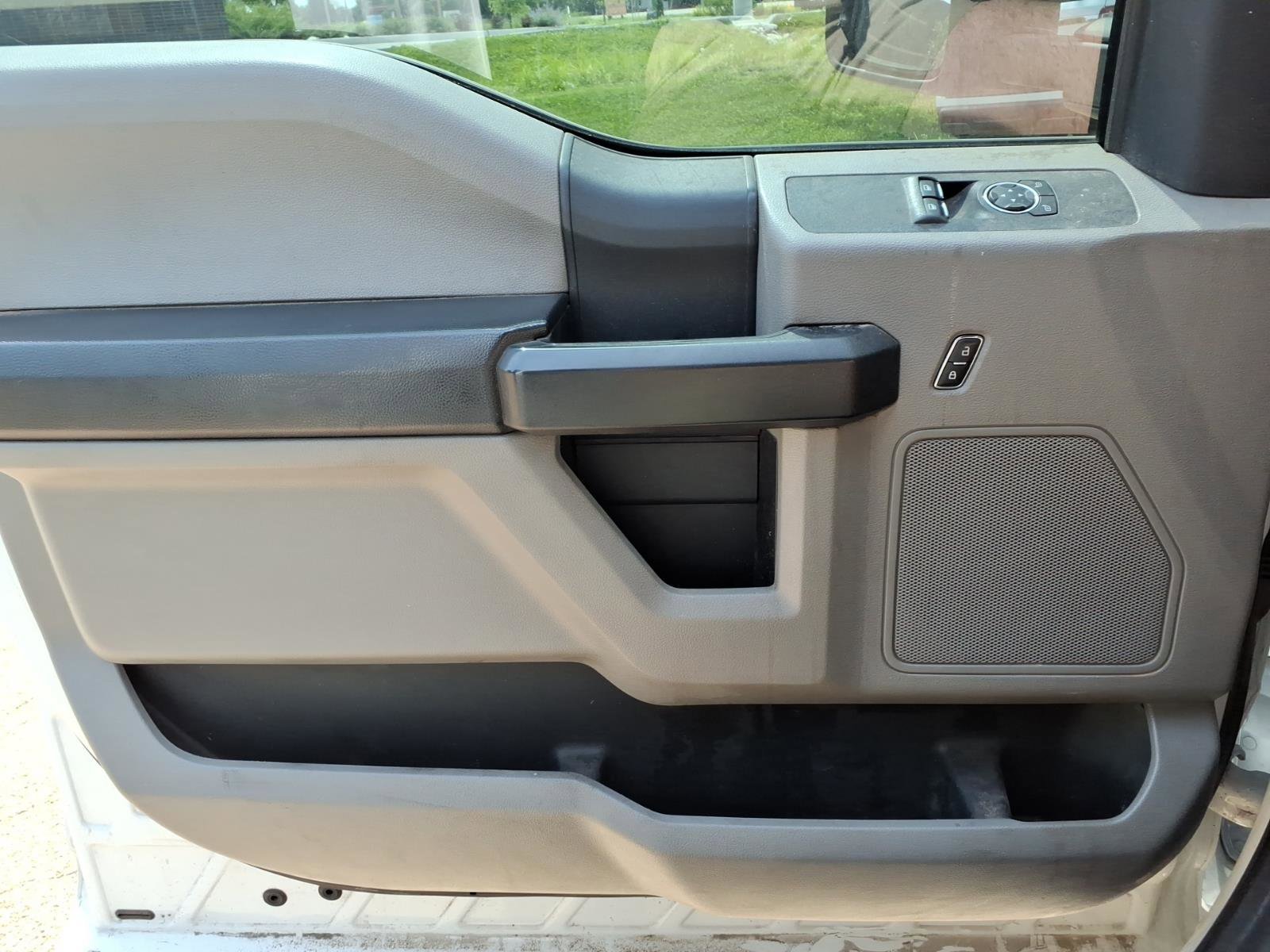 Used 2019 Oxford White Ford XL image 21