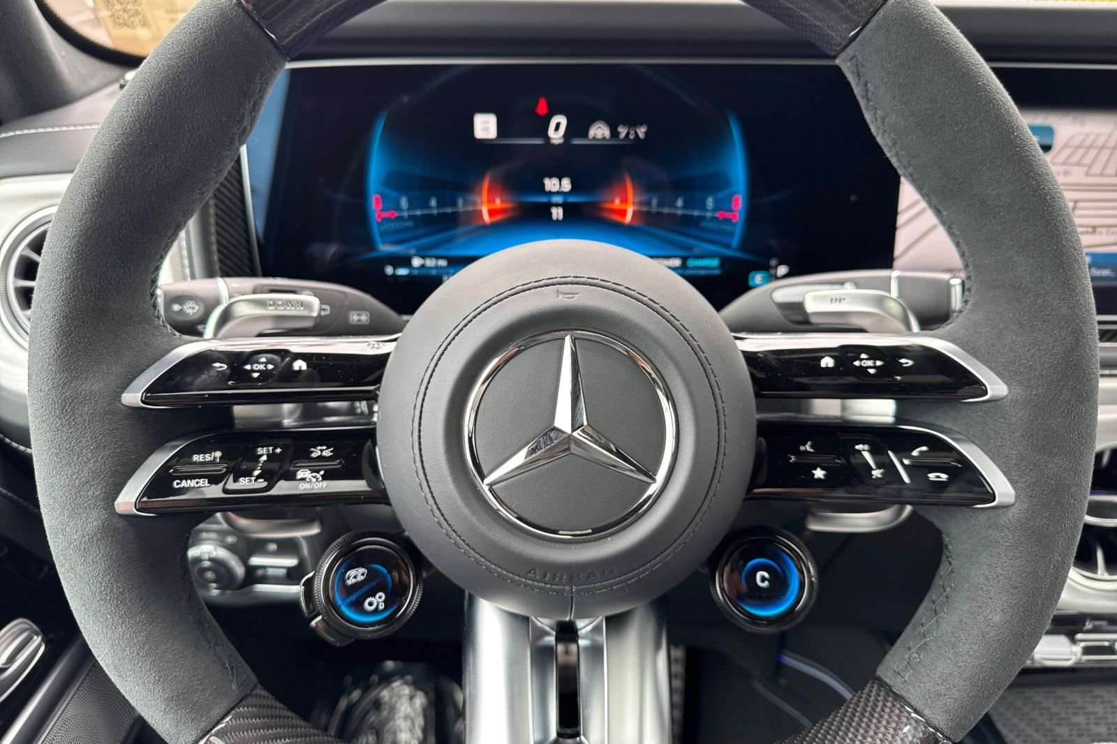 New 2026 MANUFAKTUR Arabian Grey Non- Metallic Mercedes-Benz G 63 AMG® image 23
