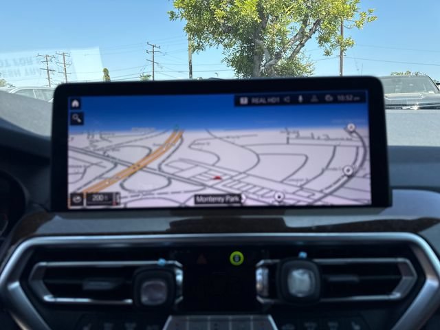 Used 2022 White BMW sDrive30i image 18