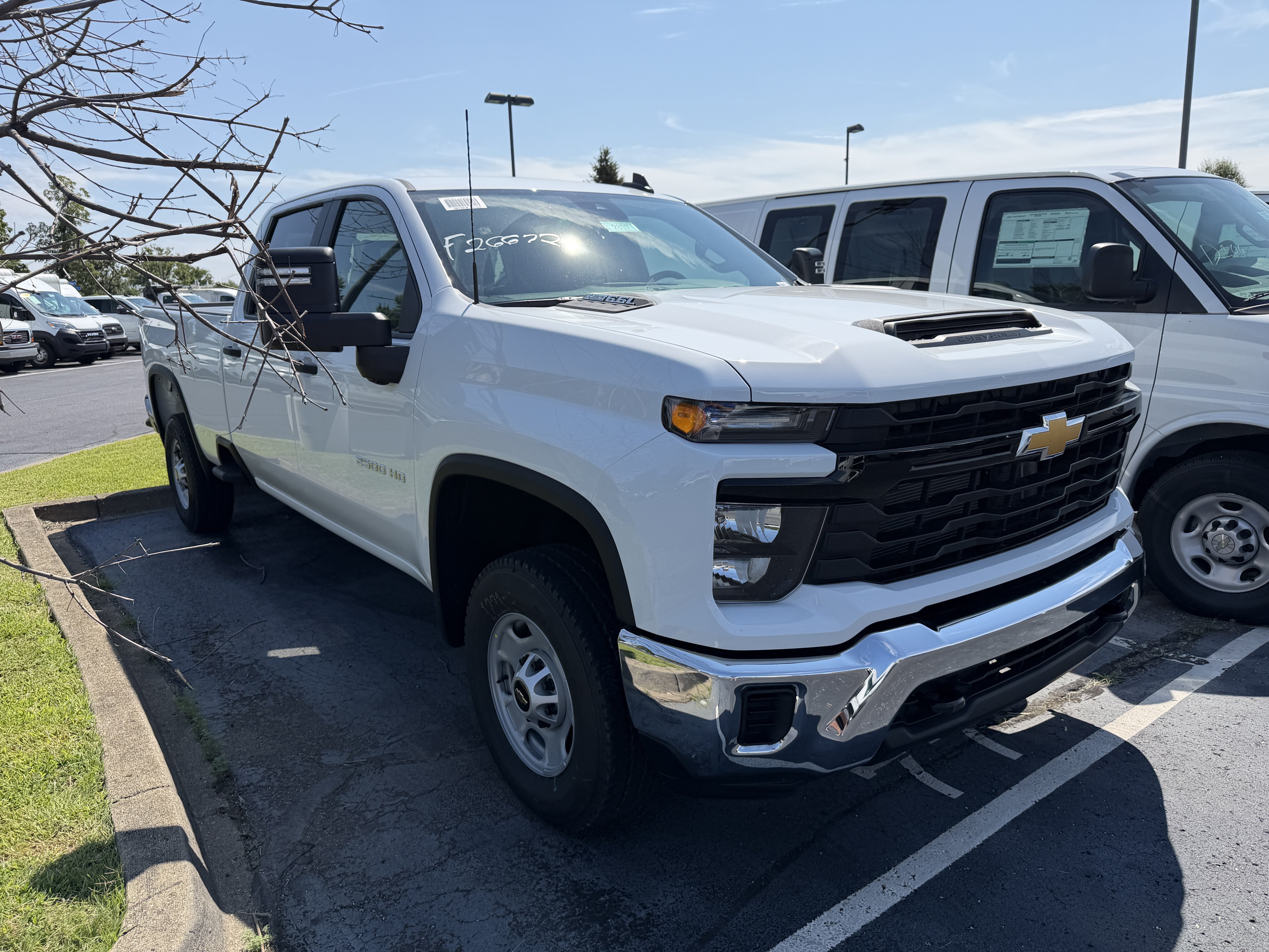New 2026 Summit White Chevrolet WT image 2