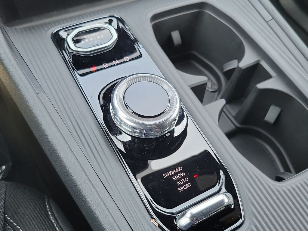 New 2026 Hydro Blue Pearlcoat Jeep Laredo image 25