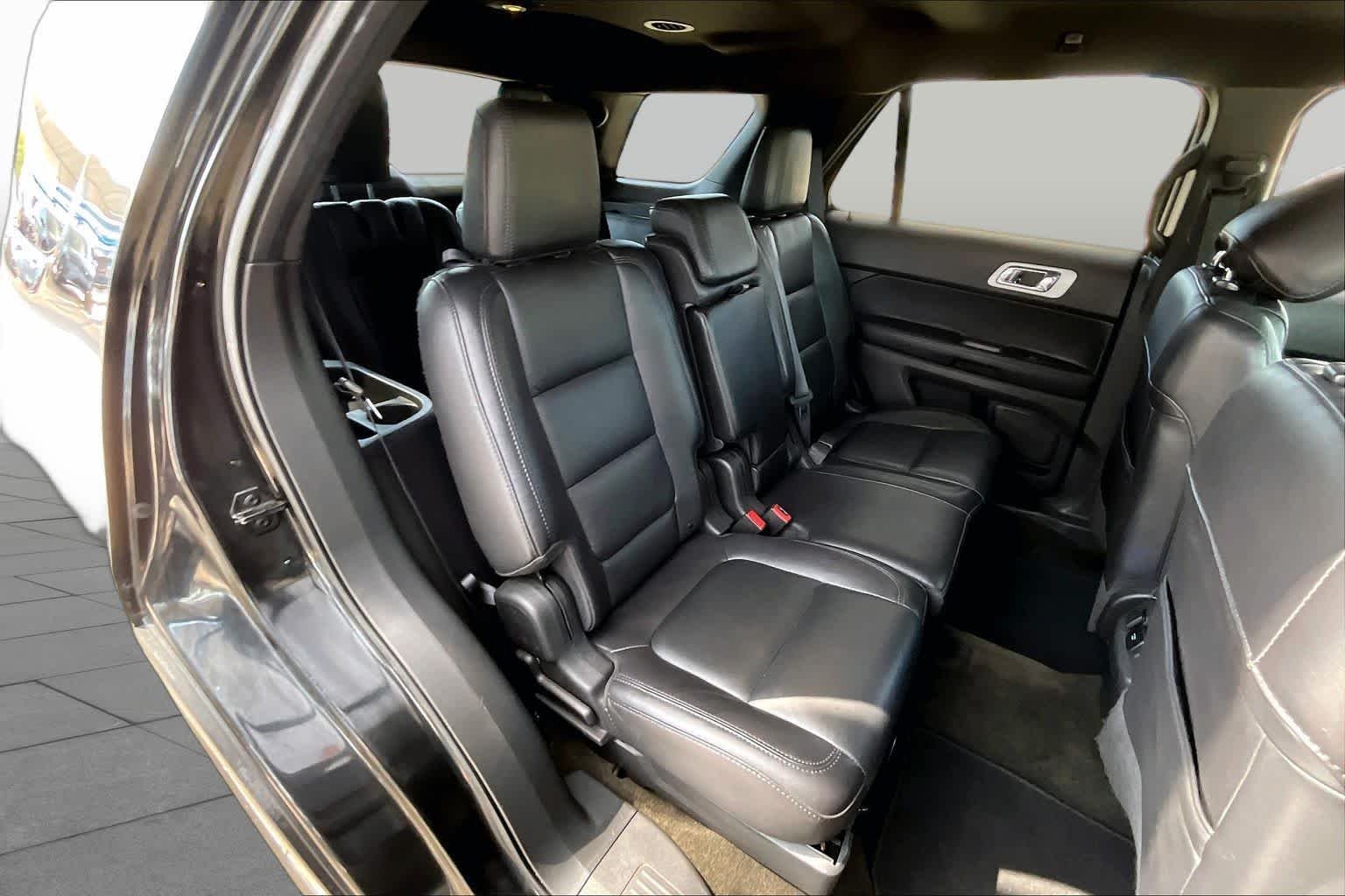 Used 2014 Tuxedo Black Metallic Ford Limited image 20