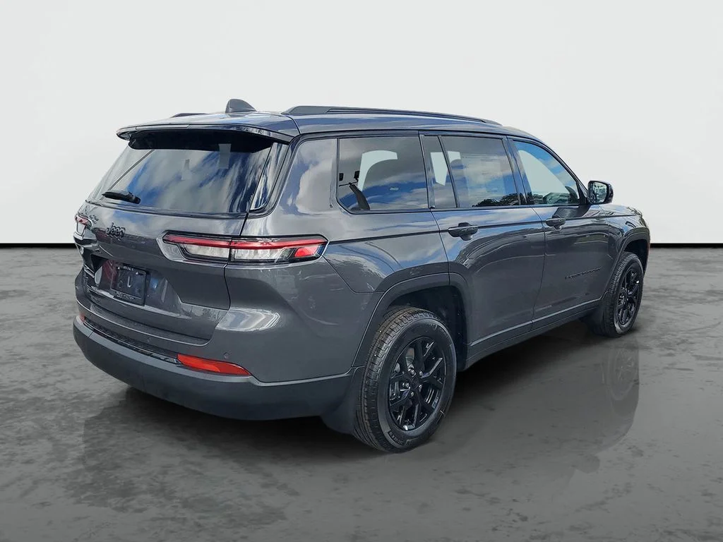 New 2025 Baltic Gray Metallic Clear-Coat Exterior Paint Jeep Altitude X image 2