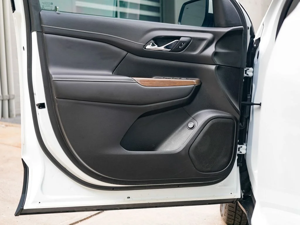 Used 2022 White GMC SLE image 56