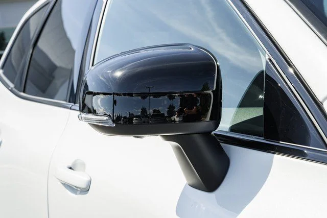 New 2026 Crystal White Volvo Plus image 14