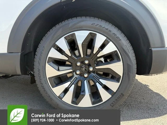 New 2026 Star White Metallic Tri-Coat Ford Platinum image 8