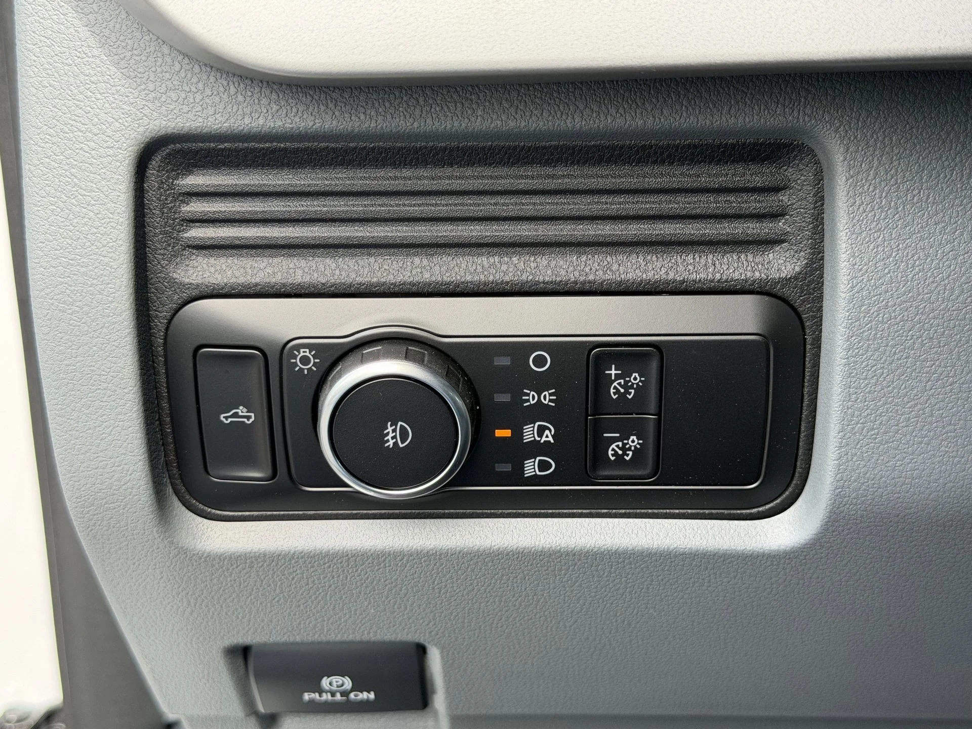 New 2026 Oxford White Ford F-250® XL image 14