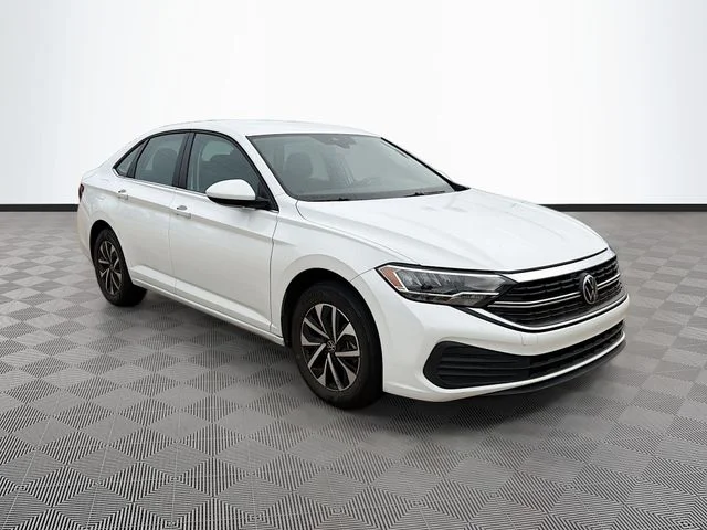 Used 2024 White Volkswagen 1.5T S image 1