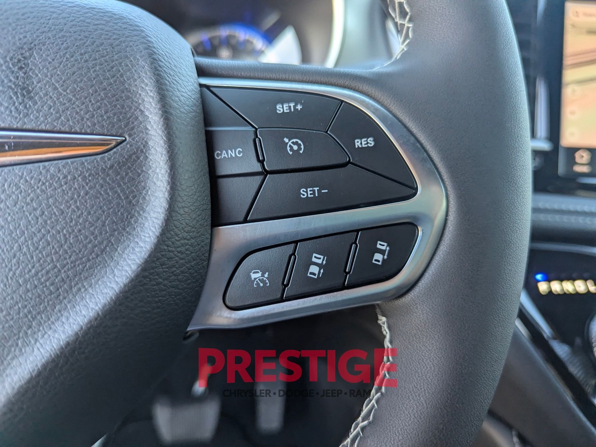 New 2026 Diamond Black Crystal Pearl-Coat Exterior Paint Chrysler Limited image 15