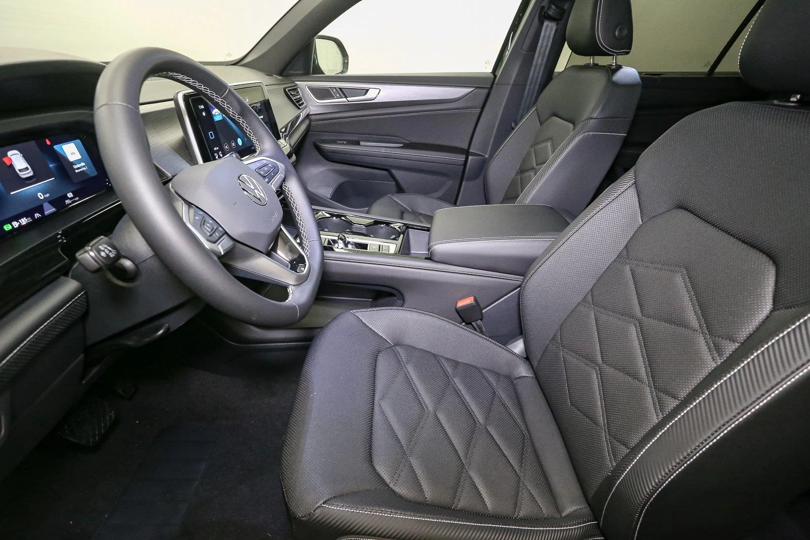 New 2026 Silver Mist Metallic Volkswagen 2.0T SE w/Technology image 26