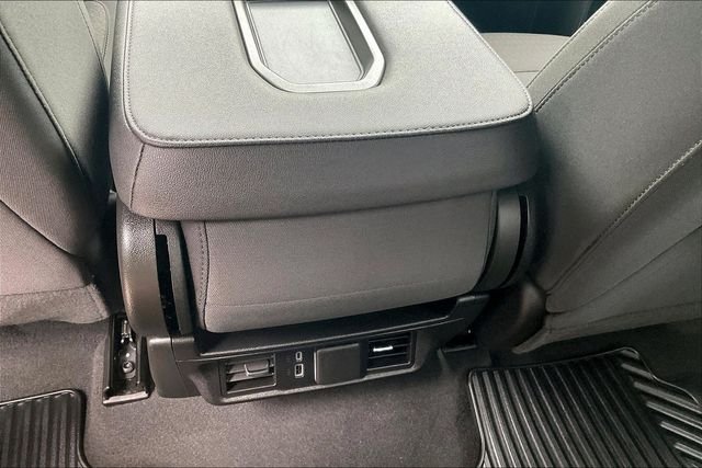 Used 2023 Silver GMC Elevation image 32
