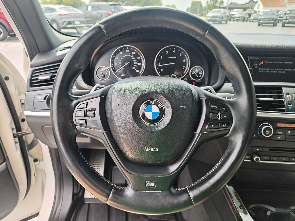 Used 2013 White BMW xDrive28i image 17