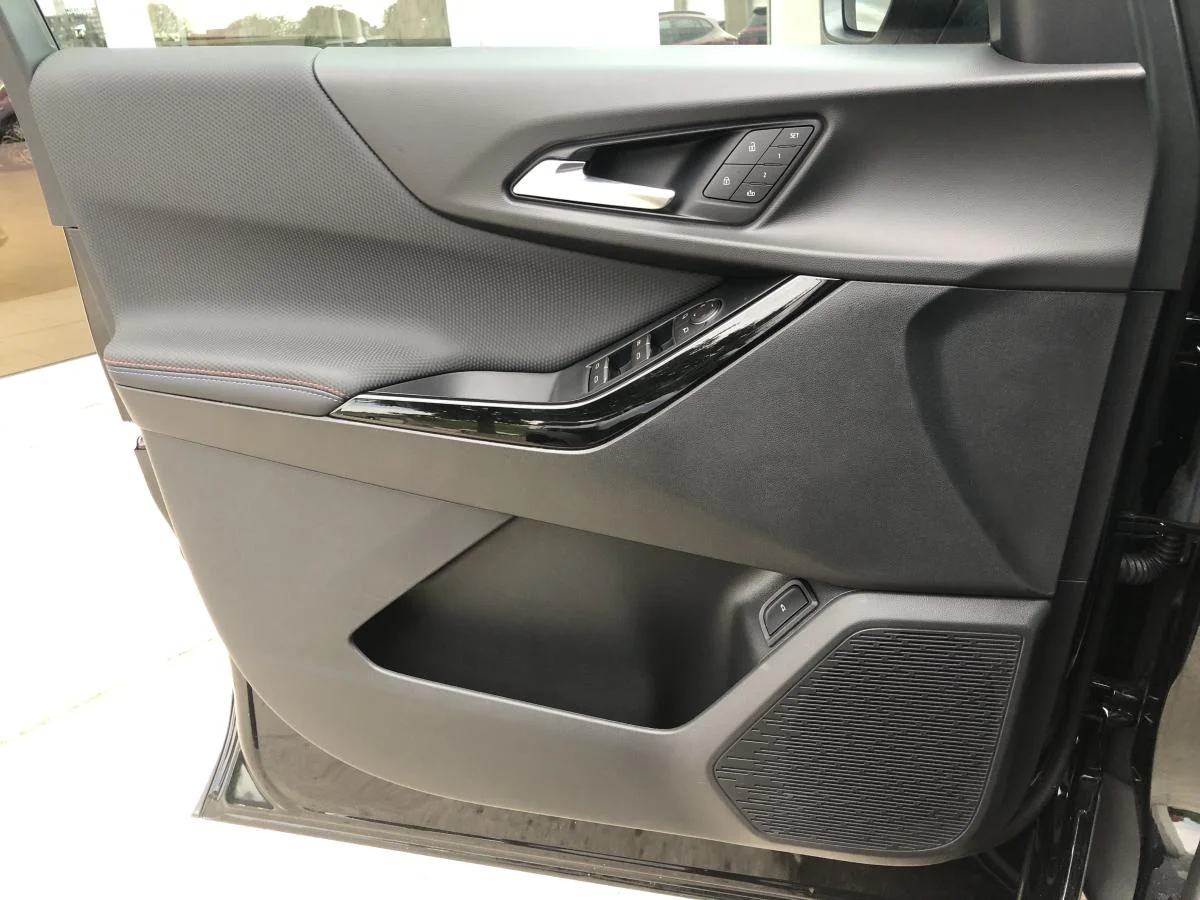 New 2026 Black Chevrolet Awd 4dr Rs image 18