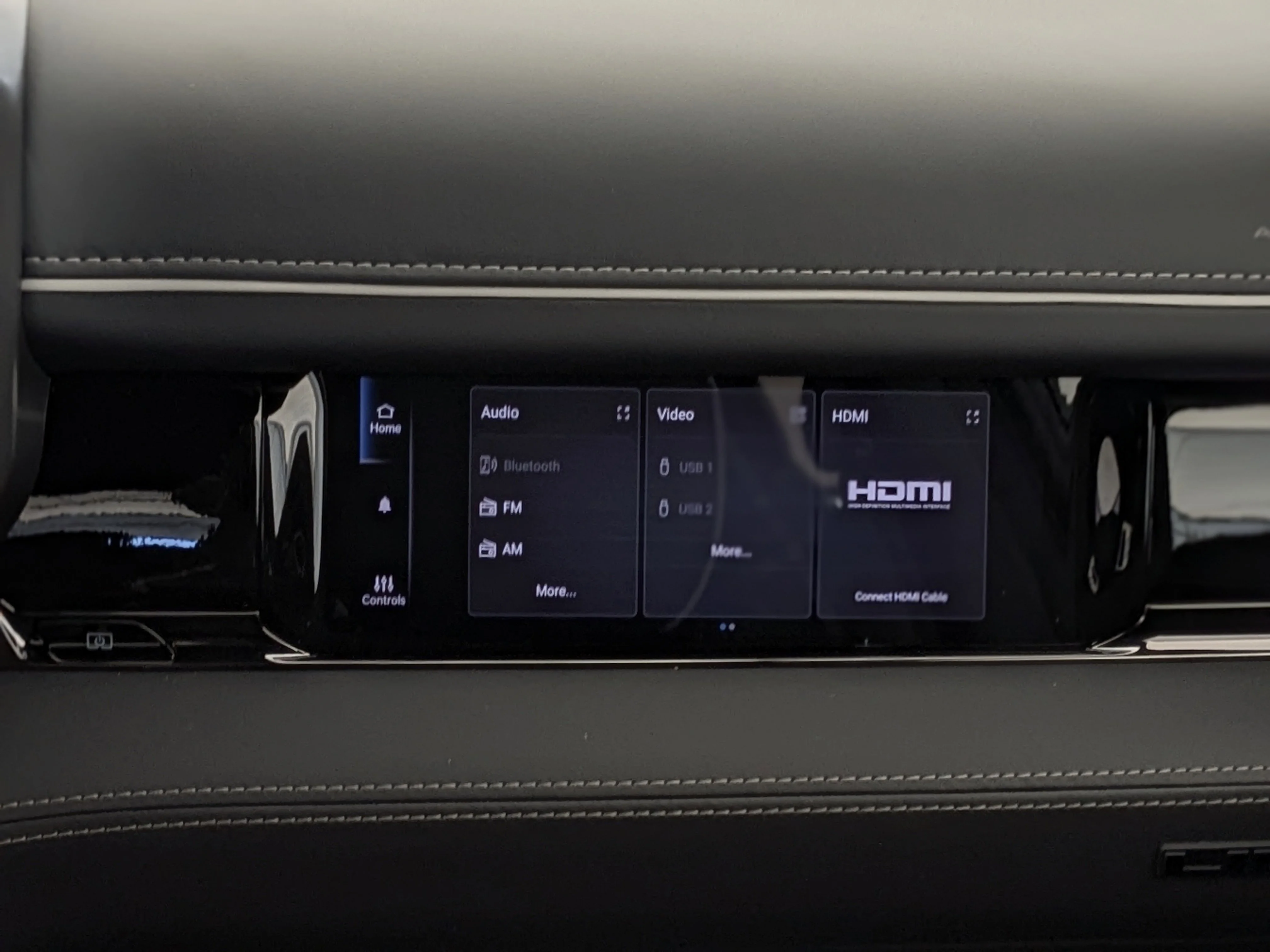 New 2026 Black RAM Limited - Night Edition - Level A Equip - Pano Sunroof - 5.7L V8 HEMI image 28