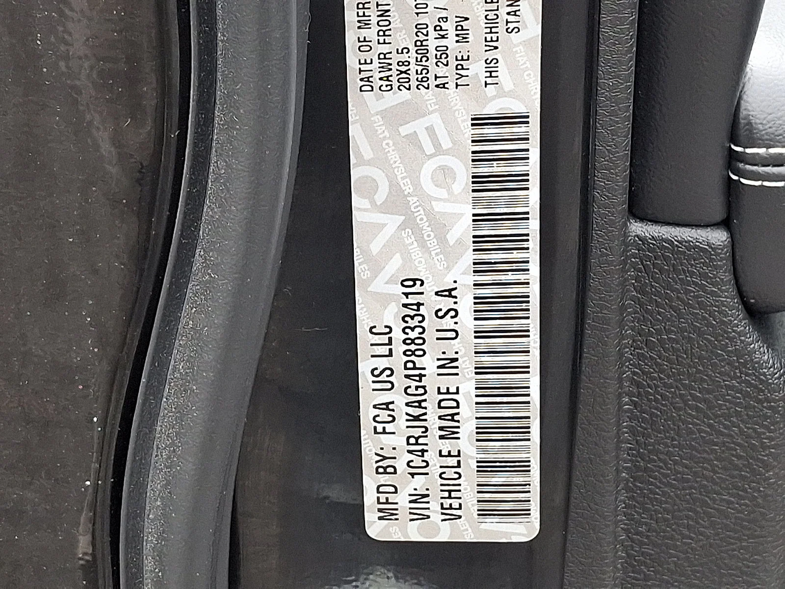 Used 2023 Diamond Black Crystal Pearlcoat Jeep Altitude image 27
