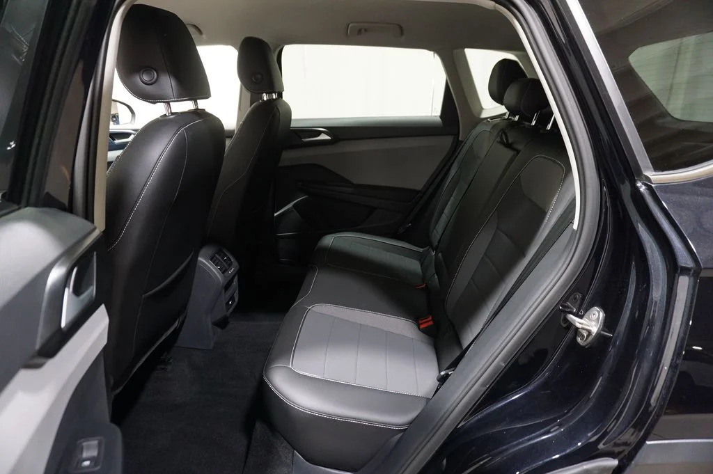 Certified Used 2023 Black Volkswagen 1.5T SE image 11
