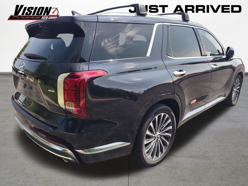 Used 2023 White Hyundai Calligraphy image 5