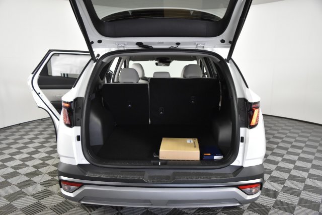 New 2026 White Hyundai SEL Premium AWD image 40
