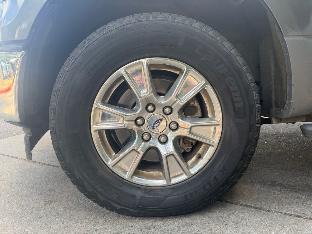 Used 2017 Magnetic Ford XLT image 10