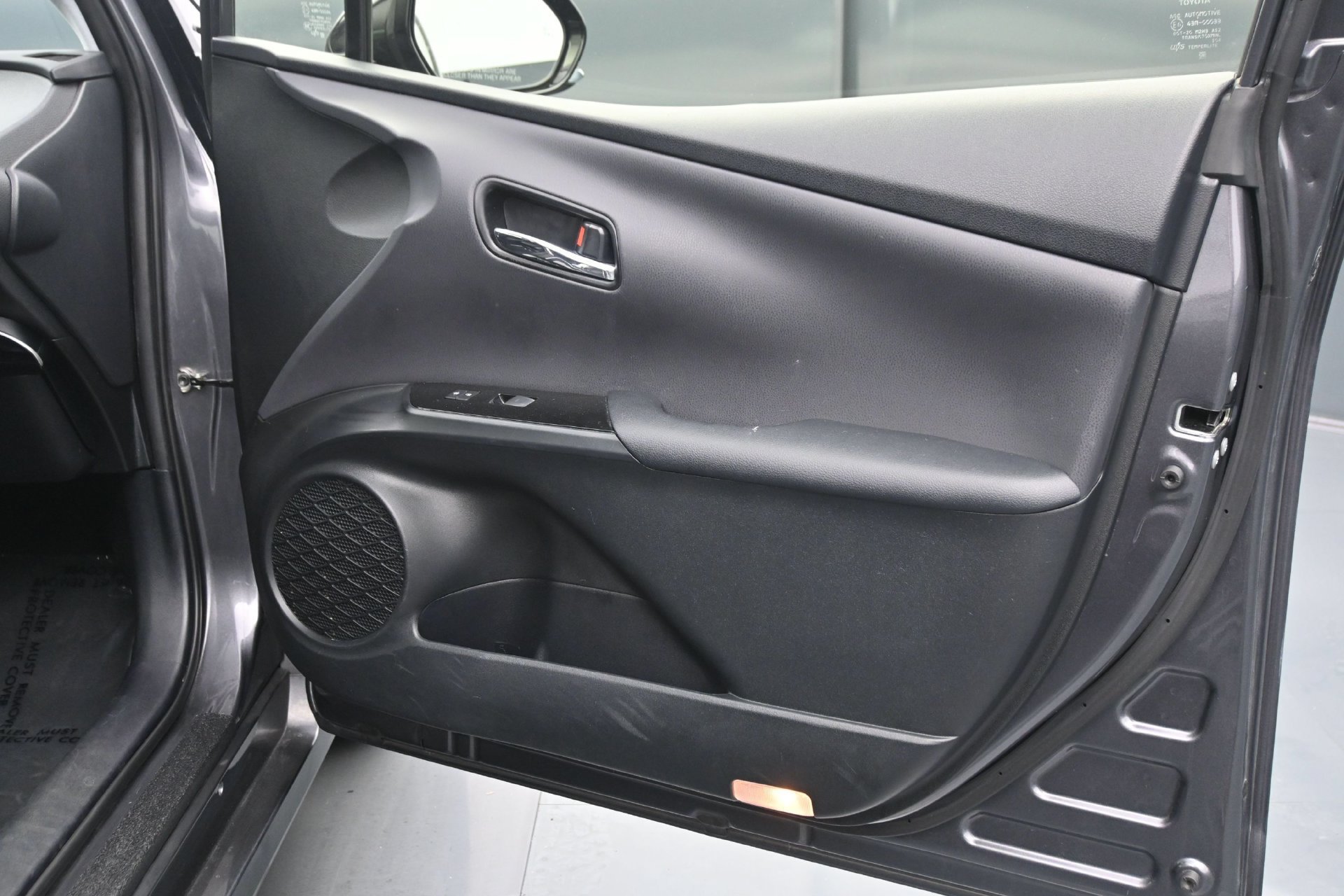 Used 2019 Magnetic Gray Metallic Toyota LE AWD-e image 12