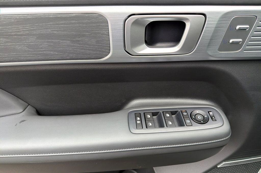 2026 Hyundai Santa Fe Limited - Photo 9