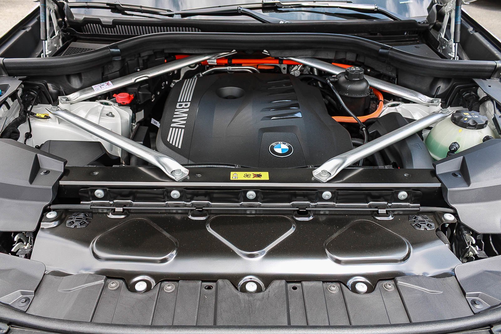 New 2026 Alpine White BMW xDrive50e image 23
