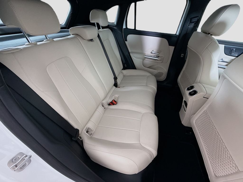 Used 2025 White Mercedes-Benz GLA 250 image 24