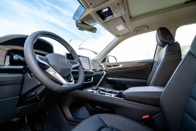 New 2026 Gray Volkswagen 2.0T SEL image 4