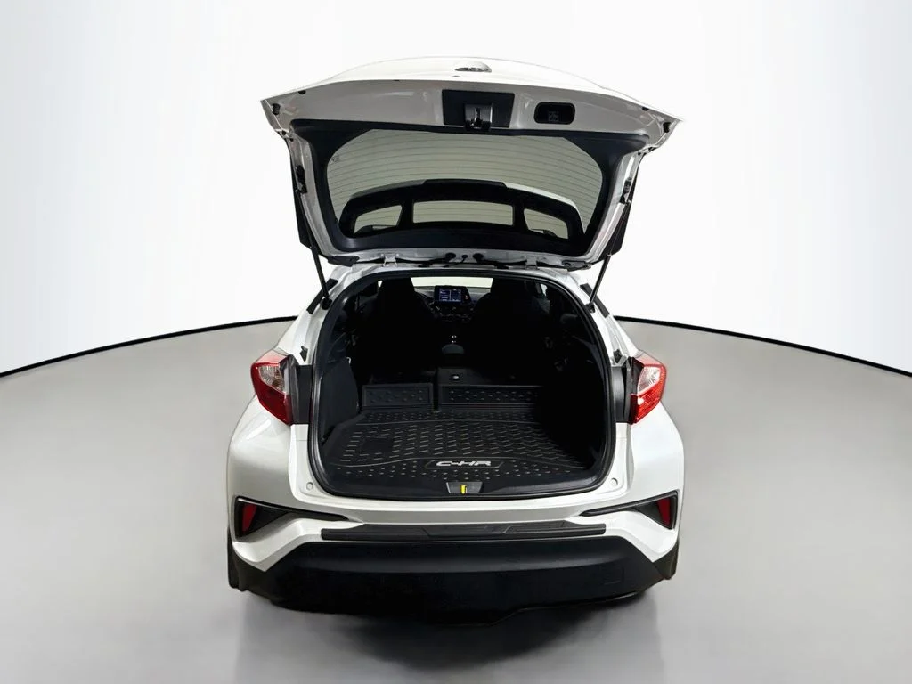 Used 2022 Wind Chill Pearl Toyota XLE image 23