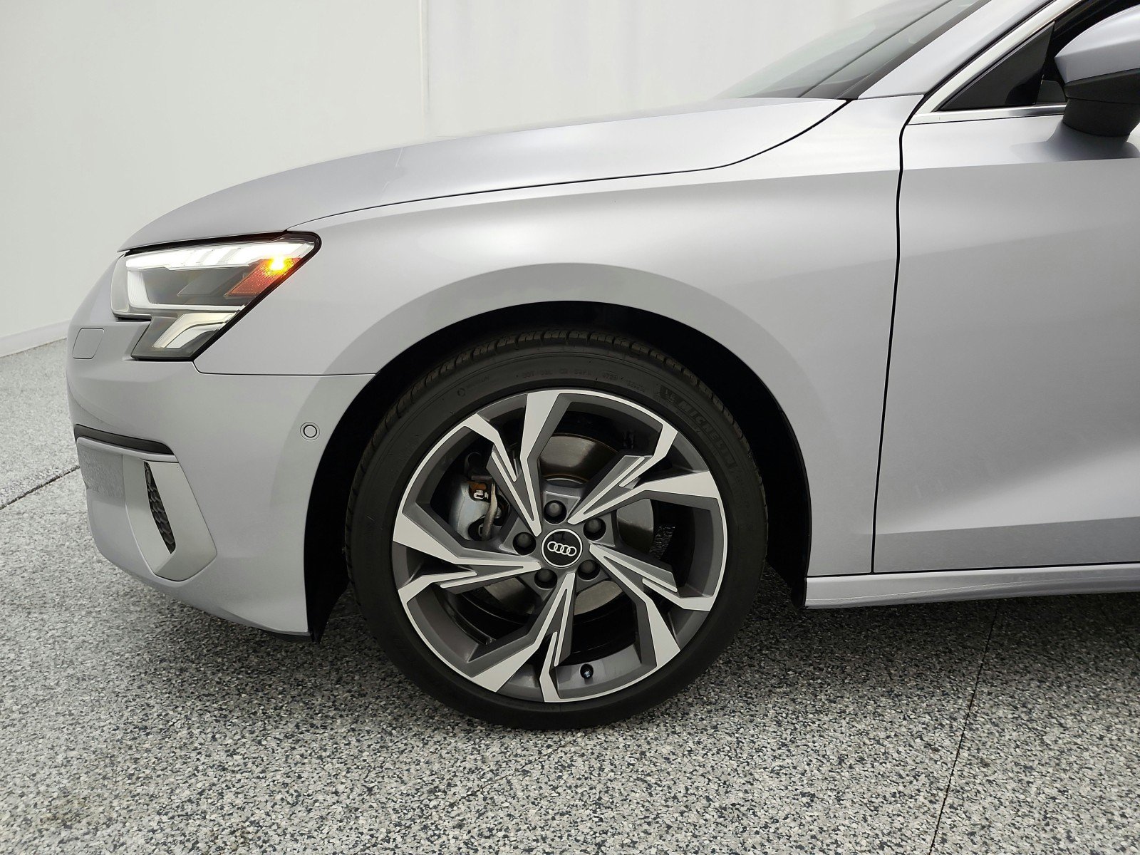Used 2022 Florett Silver Metallic Audi Premium Plus 40 TFSI image 17