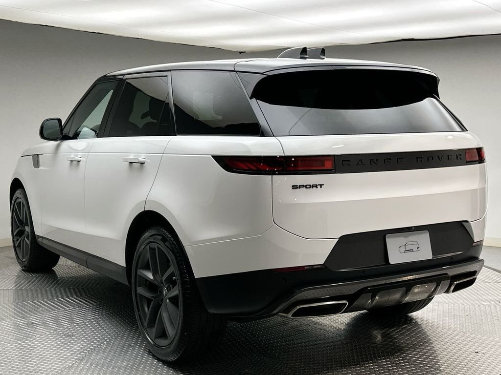 Used 2024 Fuji White Land Rover SE image 11