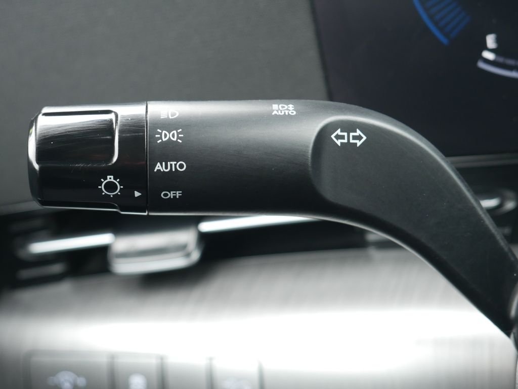 Used 2024 Yellow Hyundai SEL image 28