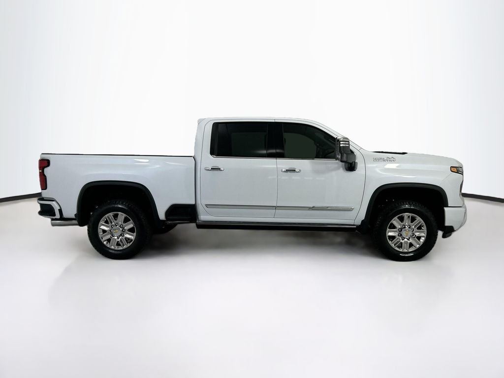 Used 2026 Polar White Chevrolet High Country image 4